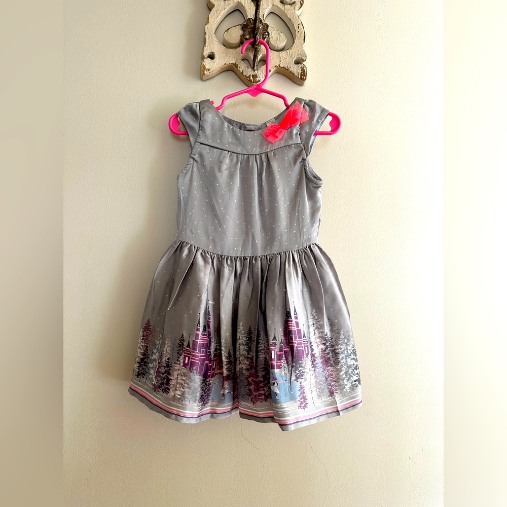Girls Winter wonderland Castle Christmas Dress Size 3T